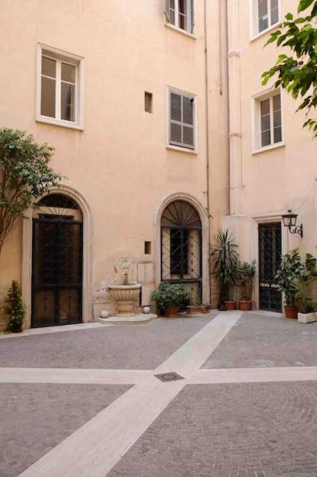 Beautiful Apartment Next To Piazza Di Spagna Rome Buitenkant foto
